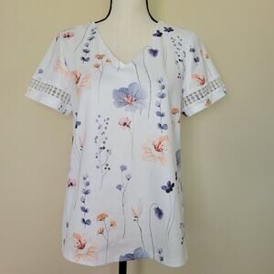 EUC Just Fashion Now Size S  Short Sleeve Pullover Blouse Top White Floral